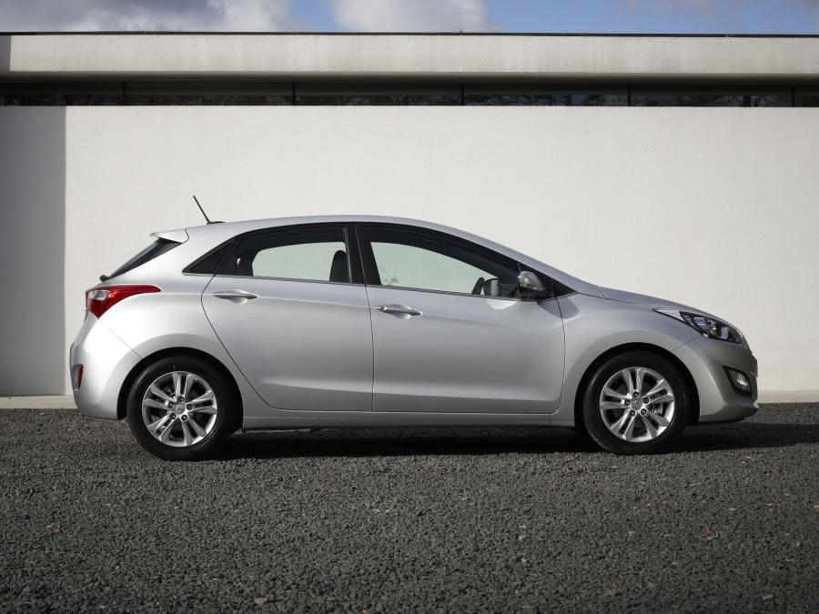  Hyundai i30 5-Door 2012 года  (UK) (фото 2 из 30)